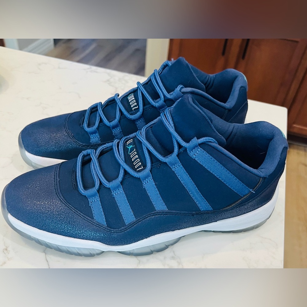Air Jordan 11 Navy/Blue  size 13  Primo condition